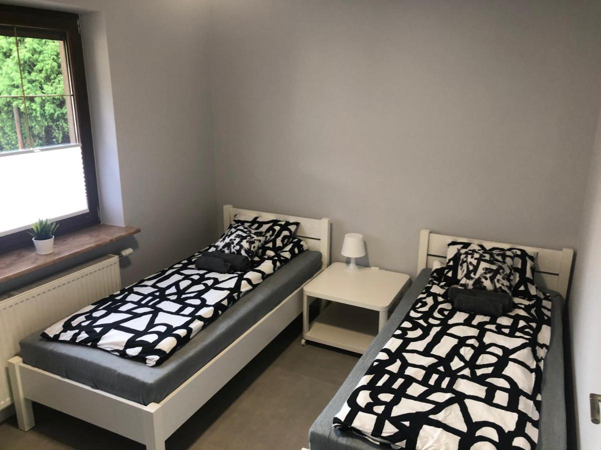 Klimatyzowane Apartamenty I Pokoje Przy Targach Келце Екстериор снимка