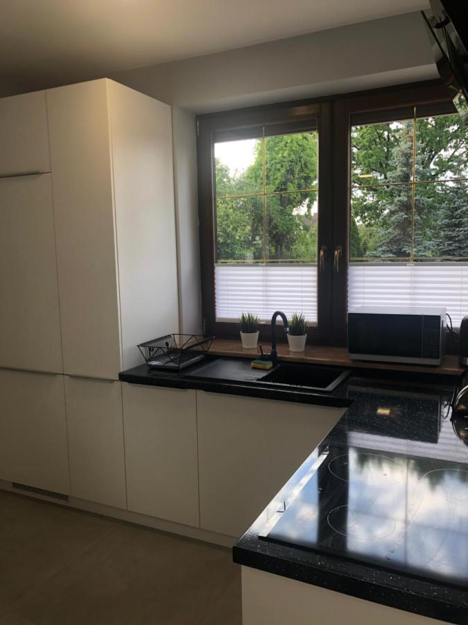 Klimatyzowane Apartamenty I Pokoje Przy Targach Келце Екстериор снимка