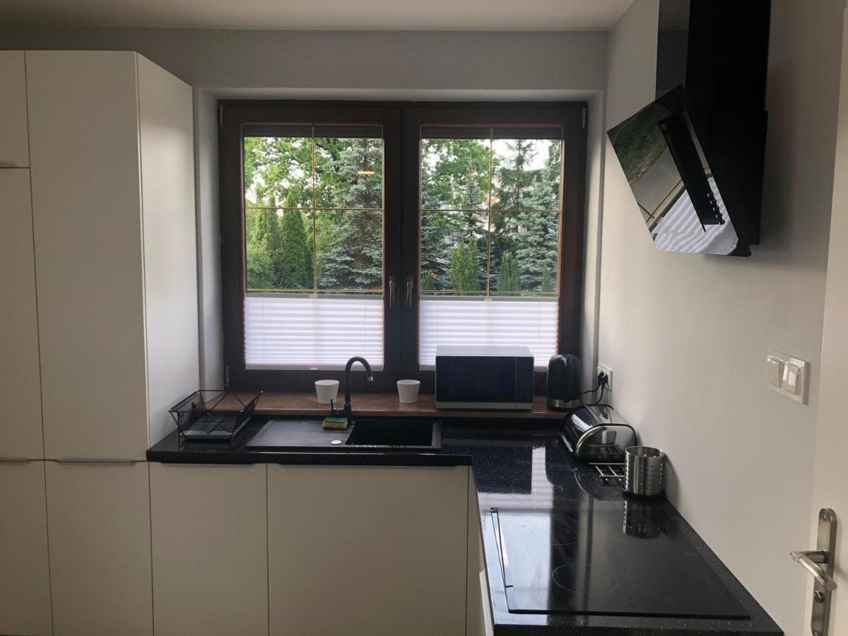 Klimatyzowane Apartamenty I Pokoje Przy Targach Келце Екстериор снимка