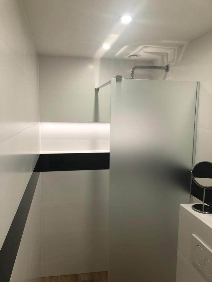 Klimatyzowane Apartamenty I Pokoje Przy Targach Келце Екстериор снимка