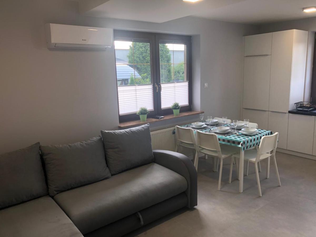 Klimatyzowane Apartamenty I Pokoje Przy Targach Келце Екстериор снимка
