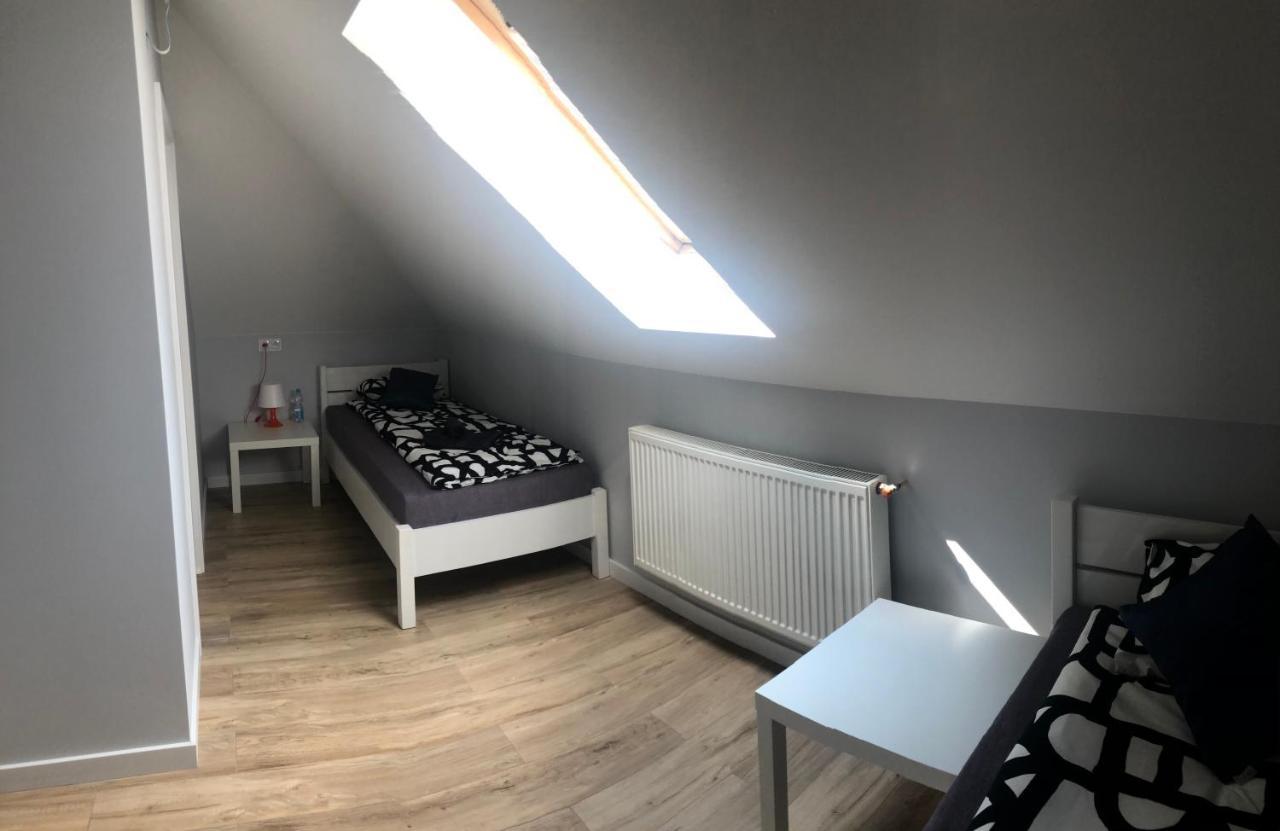 Klimatyzowane Apartamenty I Pokoje Przy Targach Келце Екстериор снимка