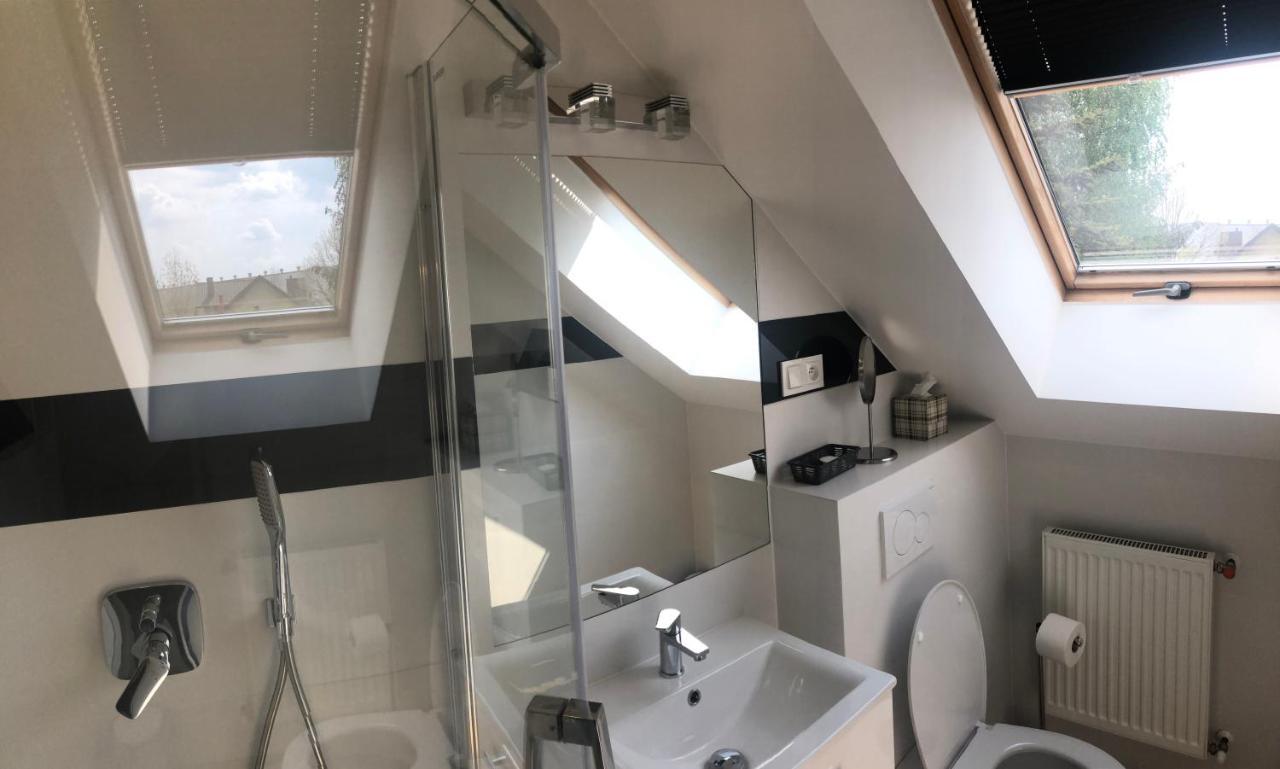 Klimatyzowane Apartamenty I Pokoje Przy Targach Келце Екстериор снимка