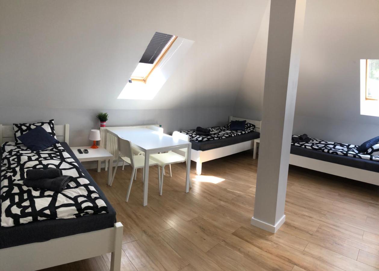 Klimatyzowane Apartamenty I Pokoje Przy Targach Келце Екстериор снимка