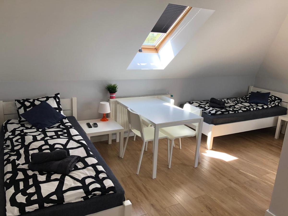 Klimatyzowane Apartamenty I Pokoje Przy Targach Келце Екстериор снимка