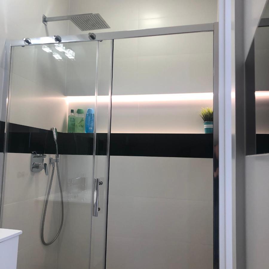 Klimatyzowane Apartamenty I Pokoje Przy Targach Келце Екстериор снимка