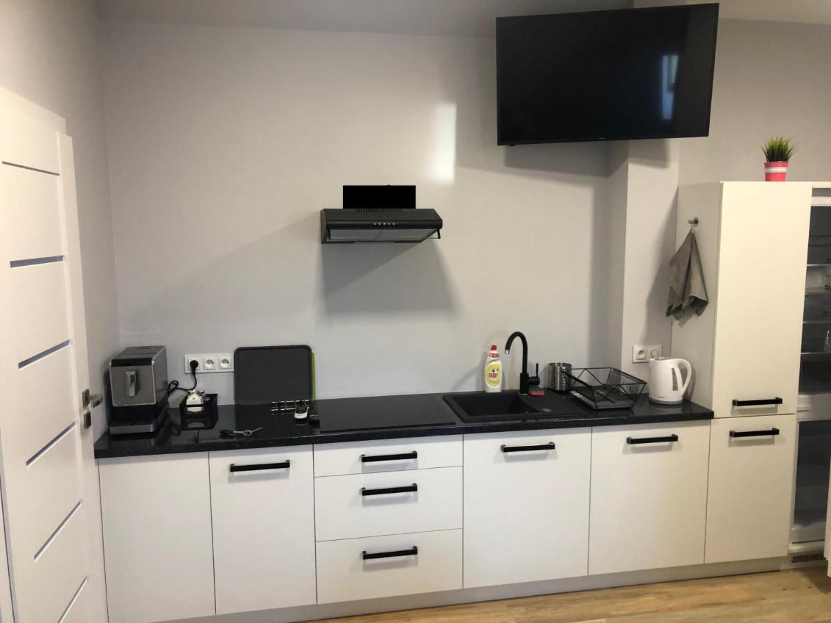 Klimatyzowane Apartamenty I Pokoje Przy Targach Келце Екстериор снимка