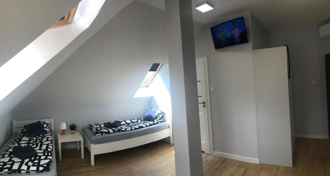 Klimatyzowane Apartamenty I Pokoje Przy Targach Келце Екстериор снимка