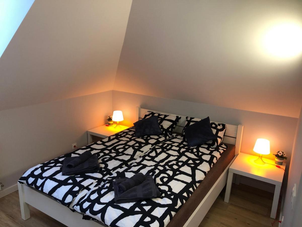 Klimatyzowane Apartamenty I Pokoje Przy Targach Келце Екстериор снимка