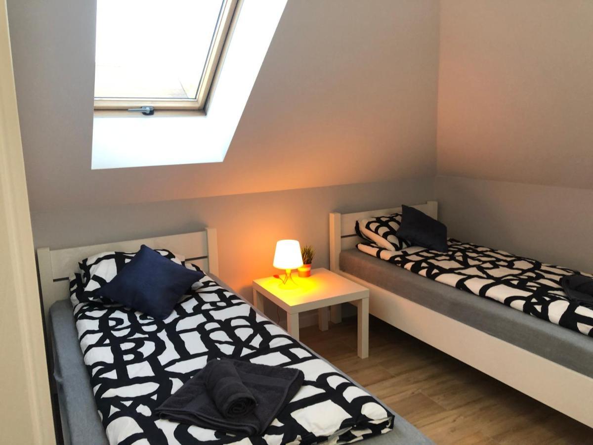 Klimatyzowane Apartamenty I Pokoje Przy Targach Келце Екстериор снимка