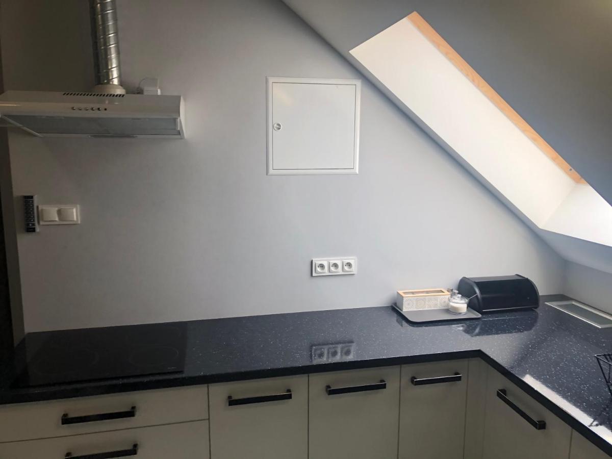 Klimatyzowane Apartamenty I Pokoje Przy Targach Келце Екстериор снимка